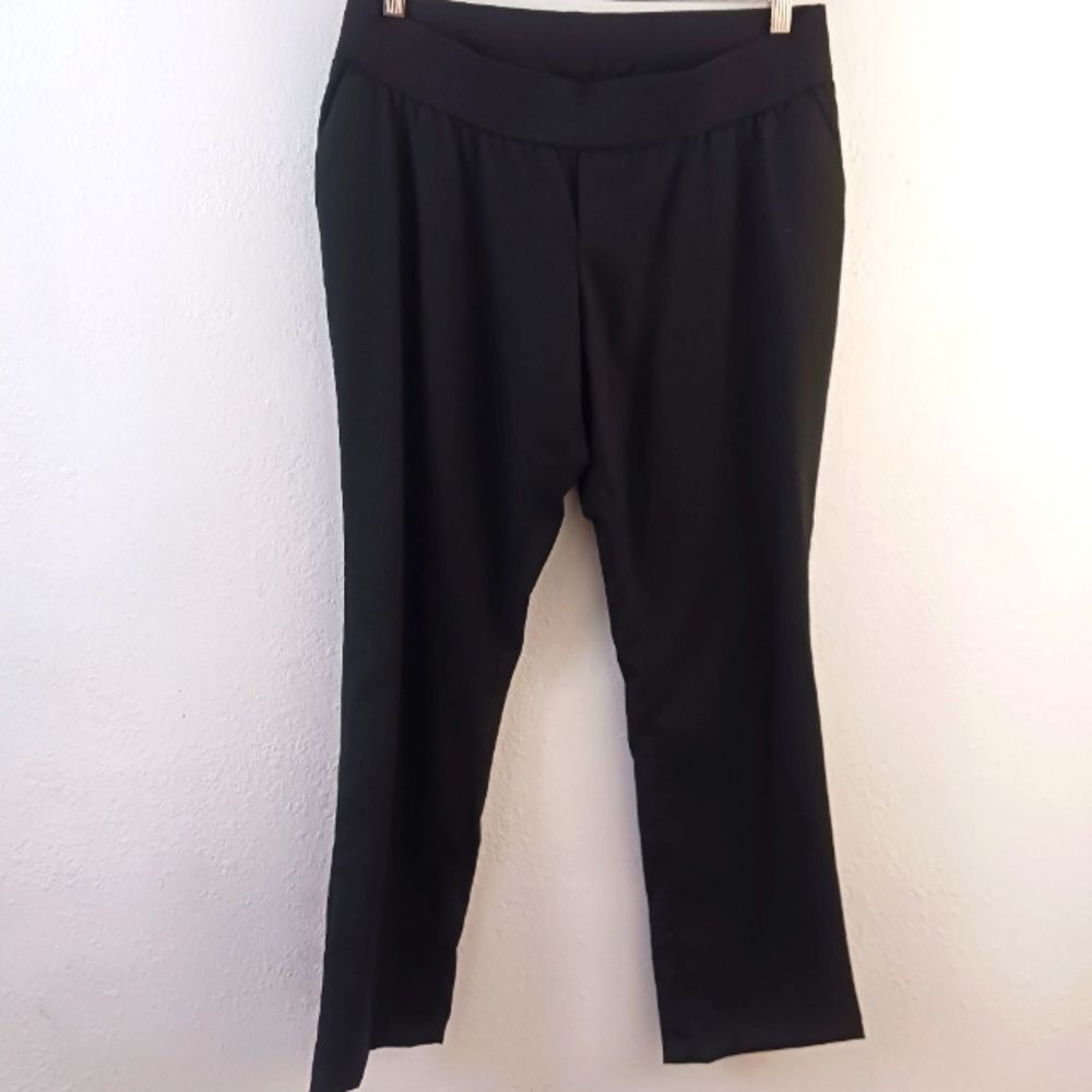 Liz Lange  black maternity pants pockets on size size M